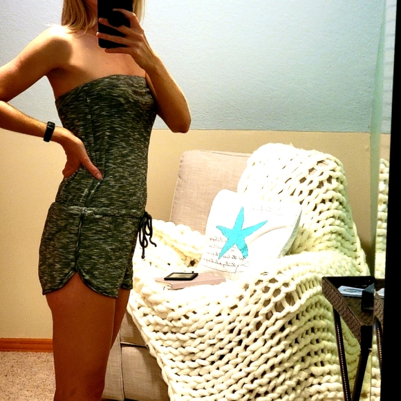 Essential Romper- Medium - Picture 5 of 6